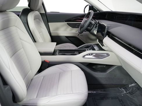 New 2026 Lincoln Nautilus Reserve AWD/4WD image 16