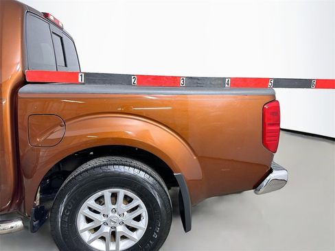 Used 2018 Nissan Frontier SV image 33