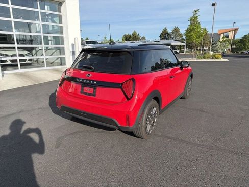 Used 2026 MINI Cooper 2-Door Hardtop FWD image 5