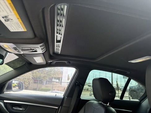 Used 2017 BMW 330i xDrive Sedan image 12