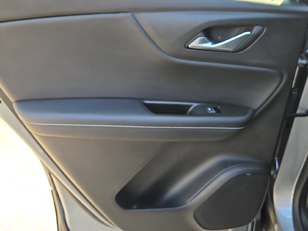Used 2025 Chevrolet Blazer LT FWD image 27