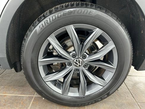 Used 2022 Volkswagen Tiguan SE image 34