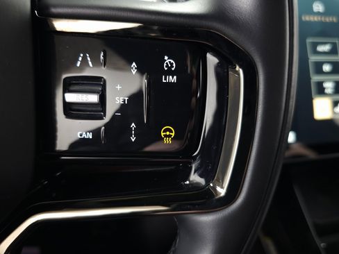 Used 2025 Land Rover Range Rover Sport Dynamic SE image 22