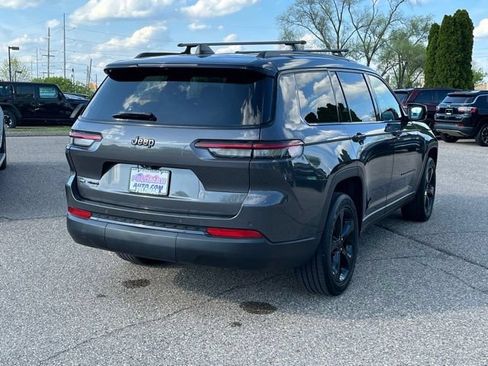 Used 2022 Jeep Grand Cherokee L Laredo AWD/4WD image 5