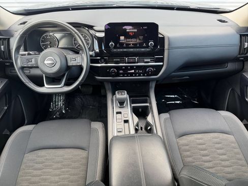 Used 2025 Nissan Pathfinder SV FWD image 36