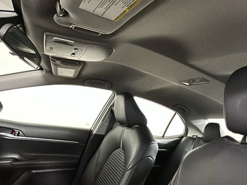 Used 2024 Toyota Camry SE FWD image 11