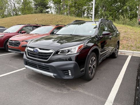 Used 2020 Subaru Outback Limited AWD/4WD image 3