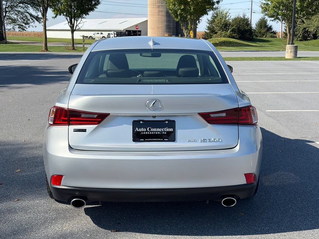 Used 2016 Lexus IS 300 AWD w/ Navigation System Package image 6