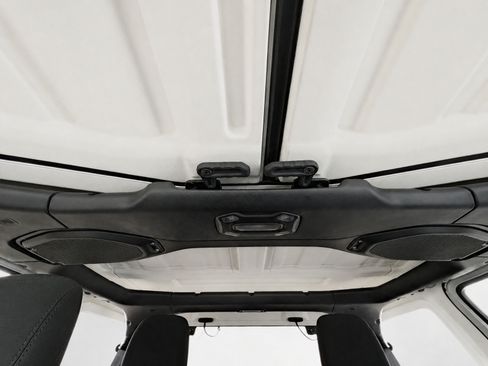 Used 2019 Jeep Wrangler Unlimited Sahara AWD/4WD image 25