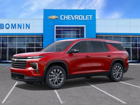 New 2026 Chevrolet Traverse LT w/ Sun and Wheel Package AWD/4WD image 3
