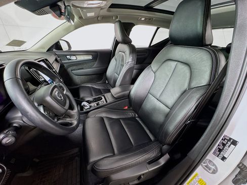 Used 2023 Volvo XC40 B5 Plus w/ Driver Assist Package AWD/4WD image 14