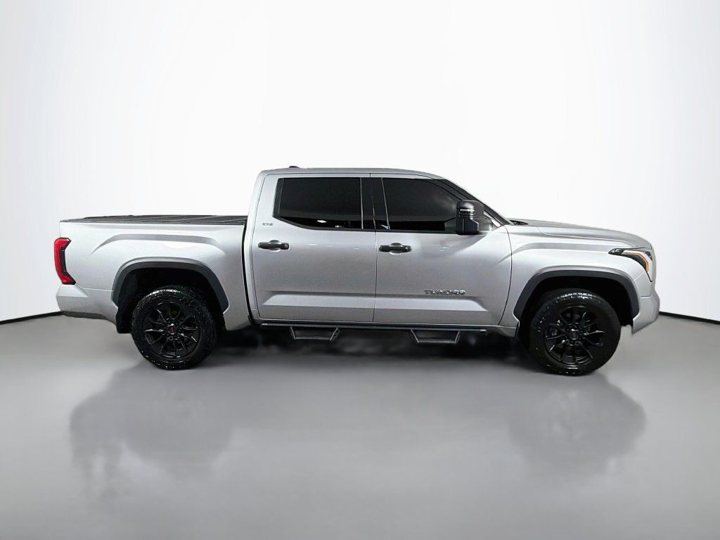 Used 2022 Toyota Tundra SR5 AWD/4WD image 8
