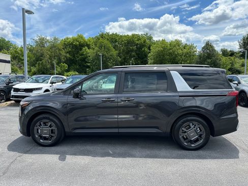 New 2026 Kia Carnival EX FWD image 8