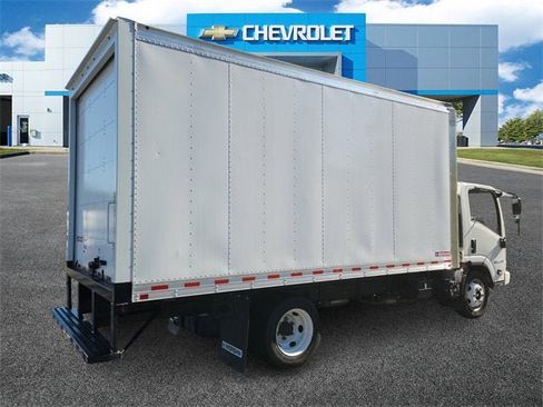 Used 2024 Isuzu NPR image 3