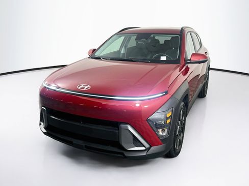 Used 2025 Hyundai Kona SEL FWD image 3