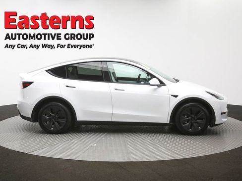 Used 2022 Tesla Model Y Long Range AWD/4WD image 41