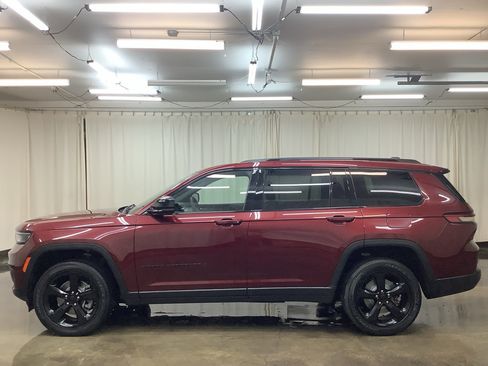 Used 2023 Jeep Grand Cherokee L Laredo AWD/4WD image 10