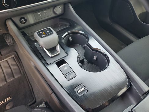 Certified 2025 Nissan Rogue S FWD image 22