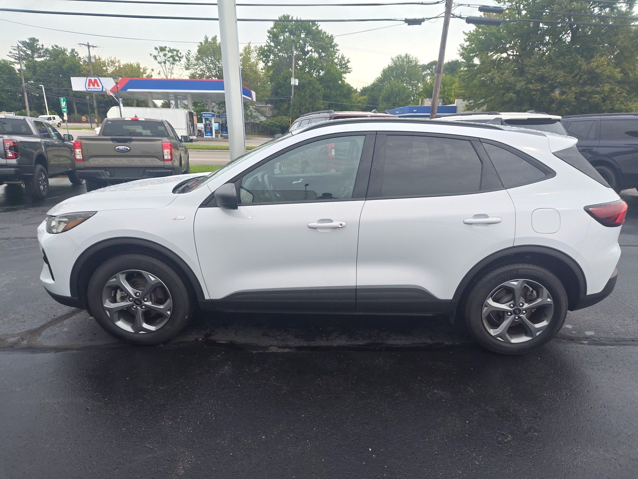 Used 2025 Ford Escape ST-Line w/ Tech Pack #1 AWD/4WD image 1