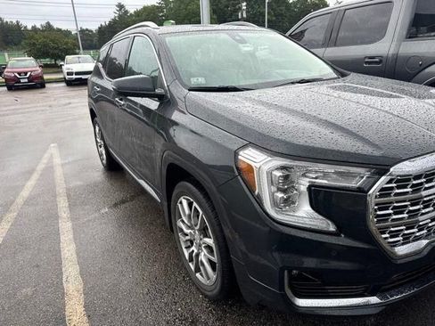 Used 2022 GMC Terrain Denali w/ Denali Premium Package AWD/4WD image 1