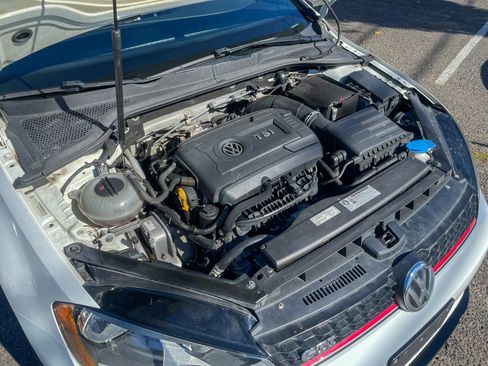 Used 2015 Volkswagen GTI SE image 44