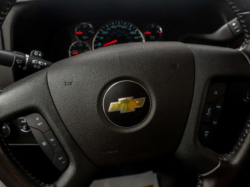 Used 2020 Chevrolet Express 2500 LS w/ Driver Convenience Package RWD image 17