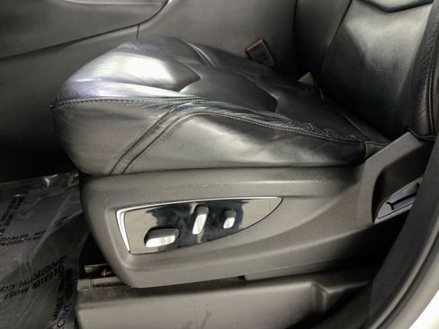 Used 2018 Cadillac Escalade Luxury image 14