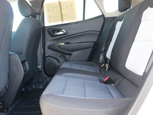 Used 2024 Chevrolet Trax LS w/ LS Convenience Package image 12