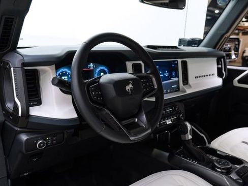 Used 2025 Ford Bronco Heritage Edition image 13