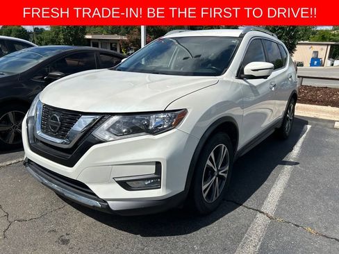 Used 2019 Nissan Rogue SV w/ Premium Package FWD image 1