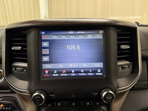 Used 2019 RAM 1500 Laramie AWD/4WD image 35