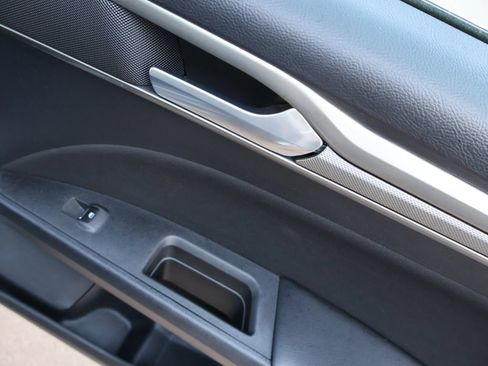 Used 2020 Ford Fusion SE FWD image 13