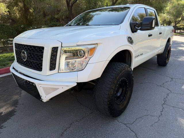 Used 2018 Nissan Titan PRO-4X AWD/4WD image 2