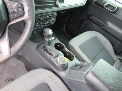 Used 2022 Ford Bronco 4-Door AWD/4WD image 18
