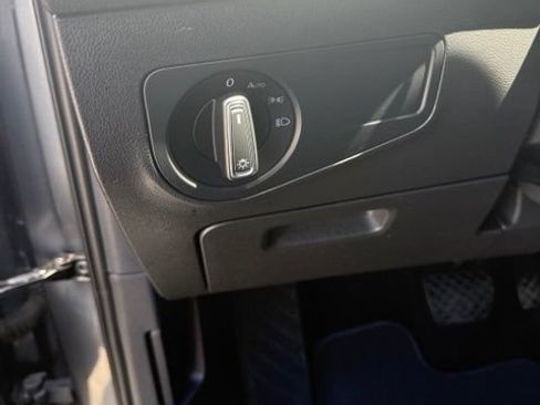 Used 2019 Volkswagen Tiguan SE w/ 3rd Row Seat Package AWD/4WD image 15