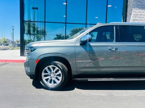 Used 2023 Chevrolet Suburban Premier AWD/4WD image 13