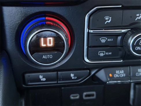 Used 2021 Chevrolet Tahoe LT image 29