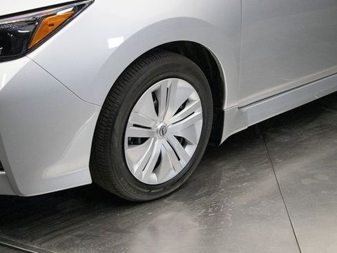 Used 2024 Nissan Leaf S image 7