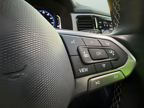 Used 2021 Volkswagen Atlas Cross Sport SEL image 28