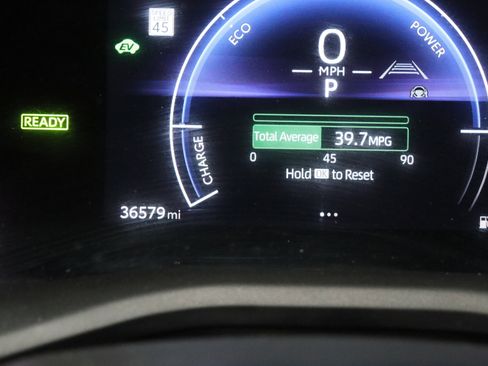 Used 2025 Toyota Camry LE image 39