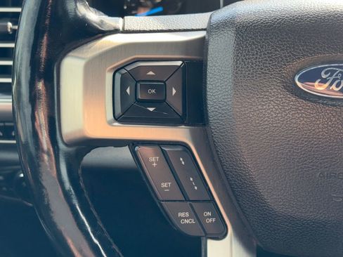 Used 2017 Ford F150 Platinum w/ Equipment Group 701A Luxury AWD/4WD image 12