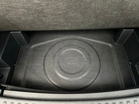 Used 2025 GMC Terrain Elevation image 32