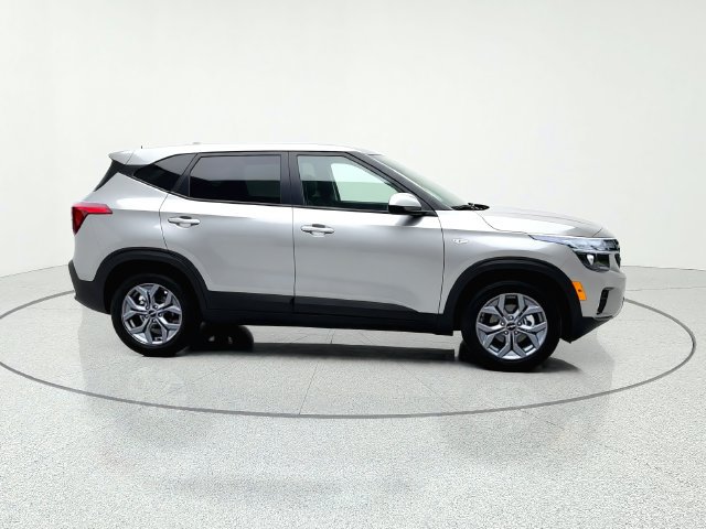 Certified 2026 Kia Seltos LX FWD image 7