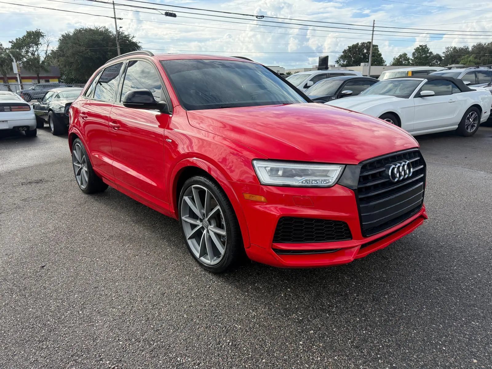 Used 2018 Audi Q3 2.0T Premium Plus w/ S Line Competition Package FWD image 3
