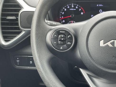 Used 2022 Kia Soul LX FWD image 18