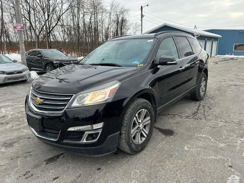 Used 2016 Chevrolet Traverse LT image 1