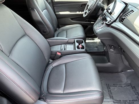 Certified 2024 Honda Odyssey Sport image 9