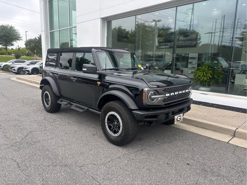 Used 2022 Ford Bronco Badlands w/ Sasquatch Package AWD/4WD image 2