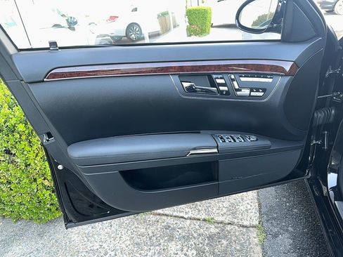 Used 2007 Mercedes-Benz S 550 image 16