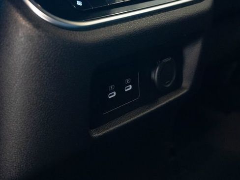 Used 2025 Nissan Armada SL AWD/4WD image 25